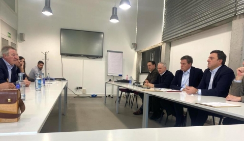 Reunión da Fundación Arume co líder do PSdeG, Xosé Ramón Gómez Besteiro.